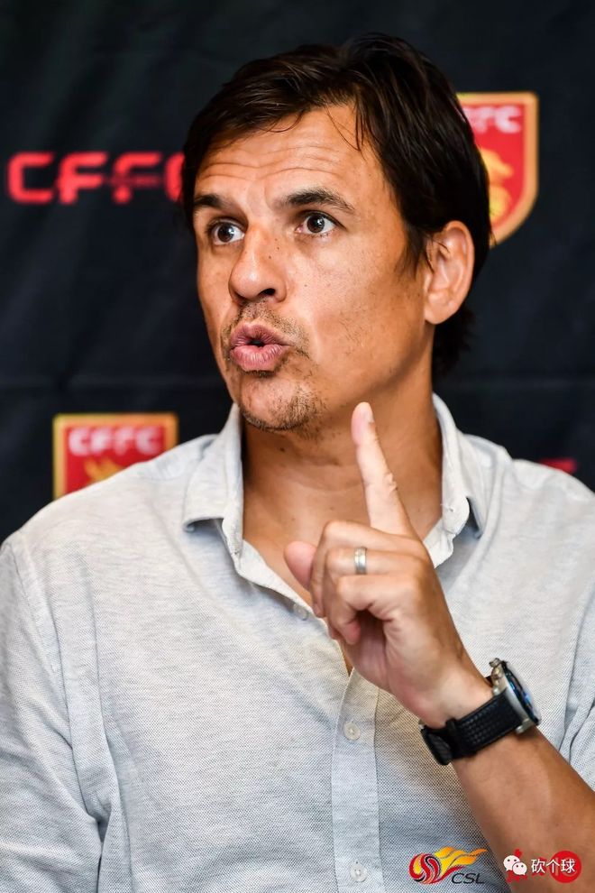 九游官方平台-西汉姆训练开放日，转会期强势反弹引欢呼，亚冠在即，赛季目标并未改变(西汉姆双杀利物浦)