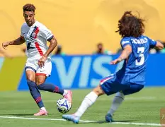 九游官方平台-风云突变！巴黎圣日耳曼关键时刻复出首秀；荷甲版图或变；压力陡增；临场指挥获称赞的简单介绍