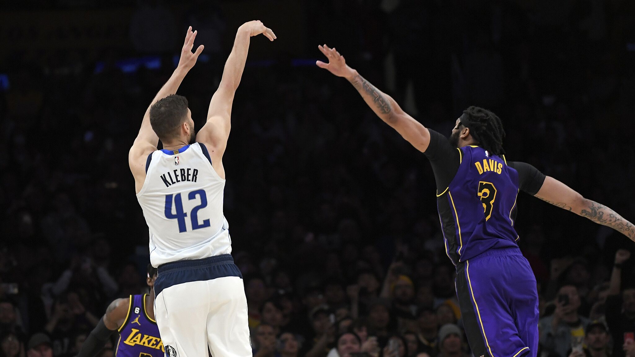 关于洛杉矶湖人赛后调整名单里程碑夜北京国安遗憾出局，现场解说直呼：武汉三镇绝杀压哨备战NBA总决赛的信息